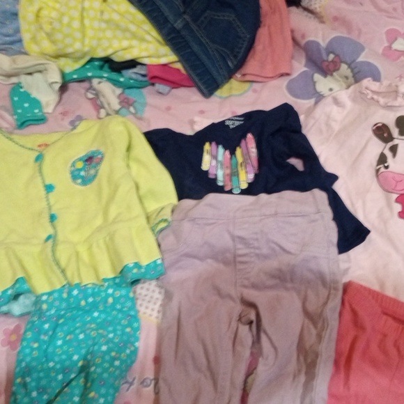 Bundle of 12 outfits and a hoodie - Picture 3 of 5